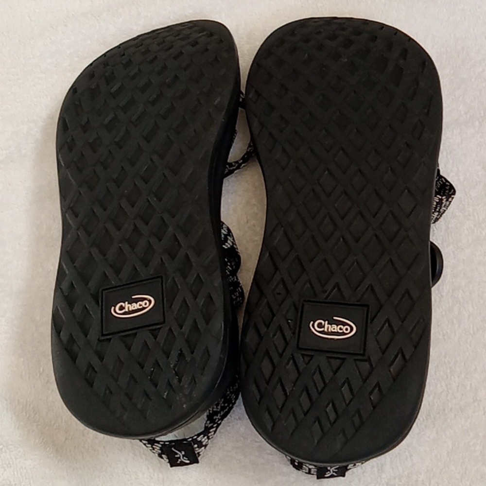 Chaco Women's Sandals - Black and White Pattern Size 8 Womens - Picture 9 of 10